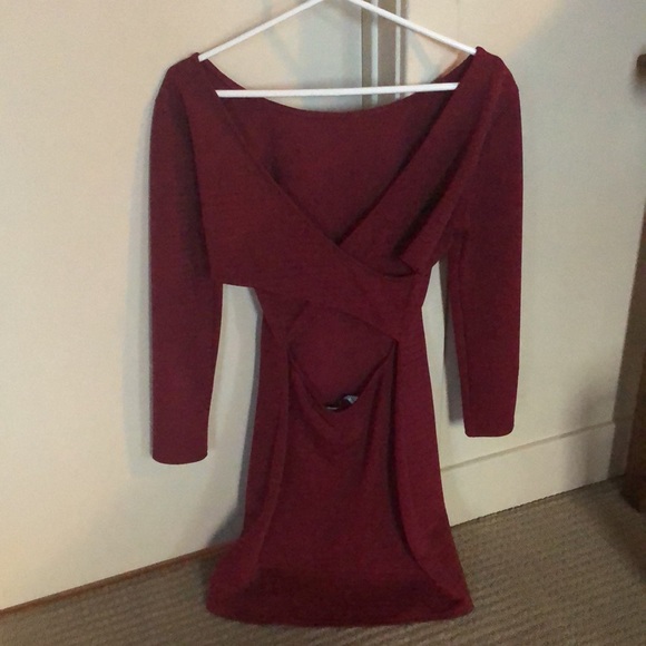 Cross-back dress - Picture 2 of 3